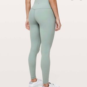 lululemon leggings in palm court!